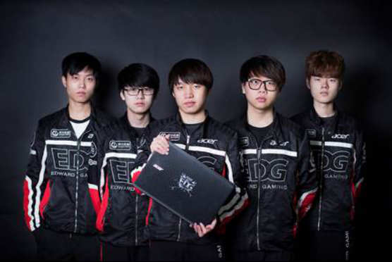 姆目前在西 姆目前在西