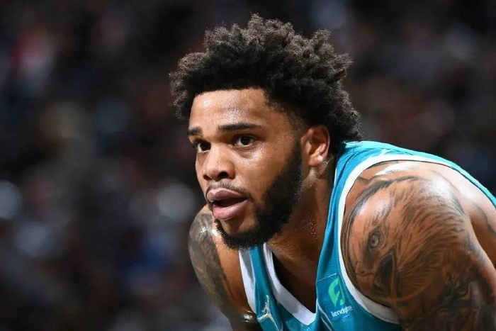 她不仅具有 她不仅具有